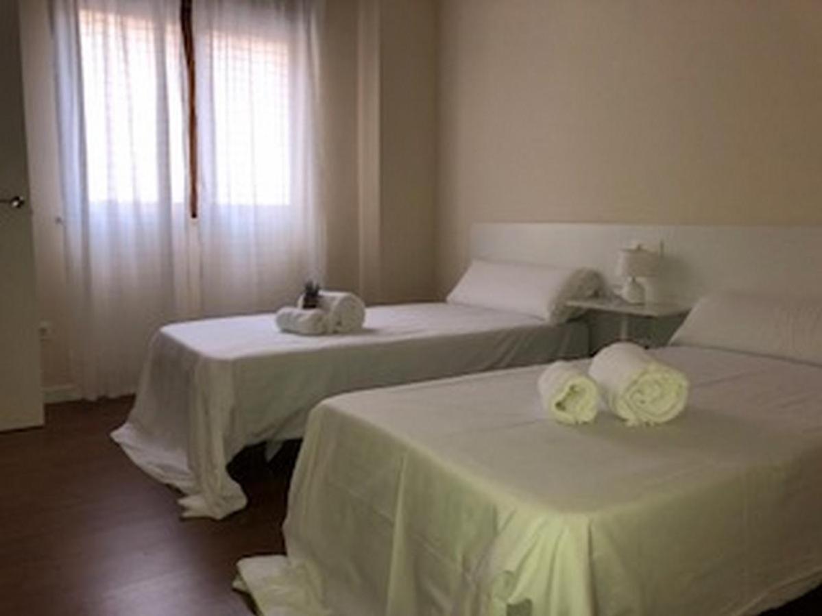 Apartamentos Turisticos Puente Romano Portal 4 Bajo -A Salamanca Ruang foto
